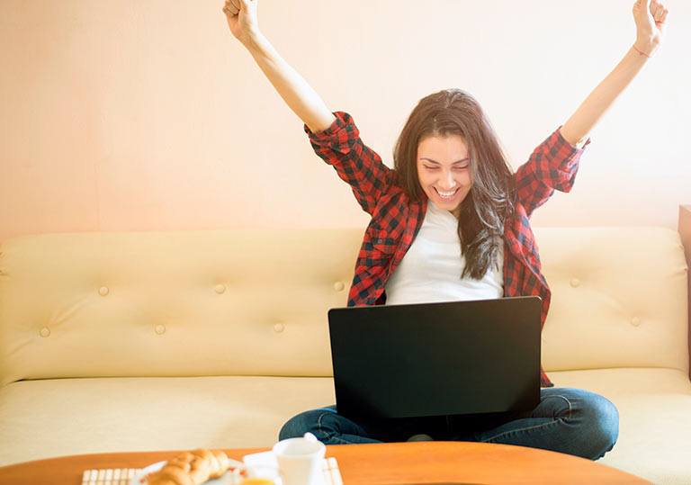 happy-online-student