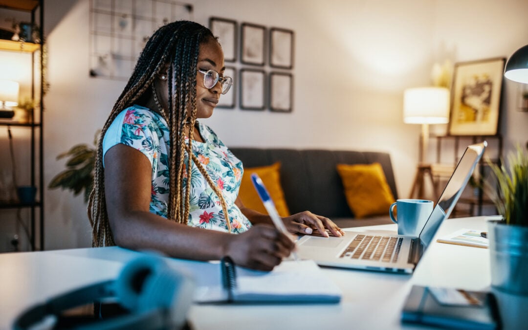 How Many Hours Per Week Should You Dedicate to Online Courses?